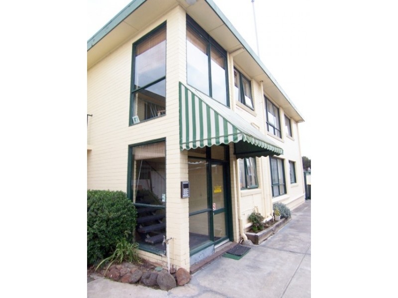 10/99  Glass Street, Essendon VIC 3040