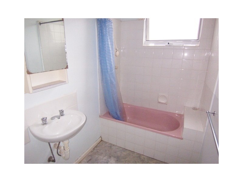 10/99  Glass Street, Essendon VIC 3040