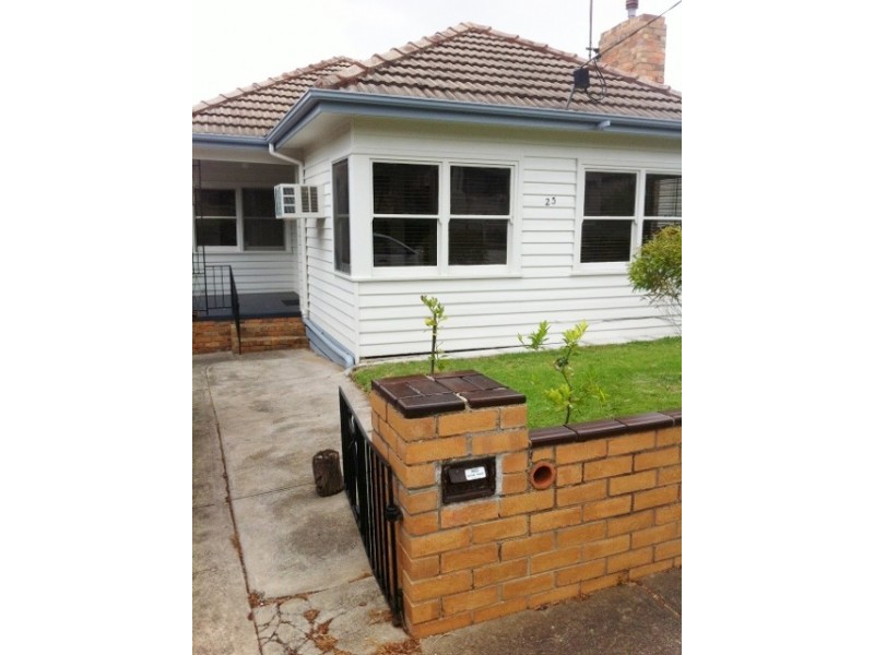 25 Grundy Grove, Pascoe Vale South VIC 3044