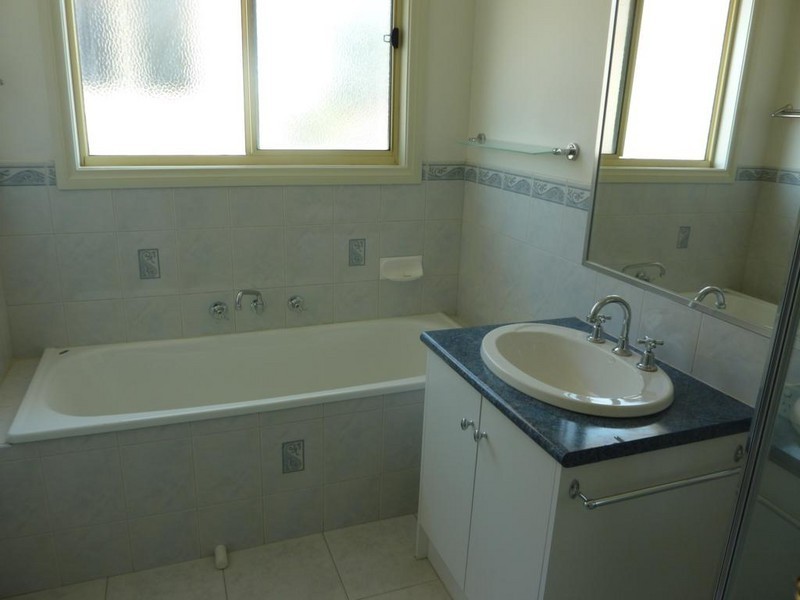 4/8  Swan Street, Keilor Park VIC 3042