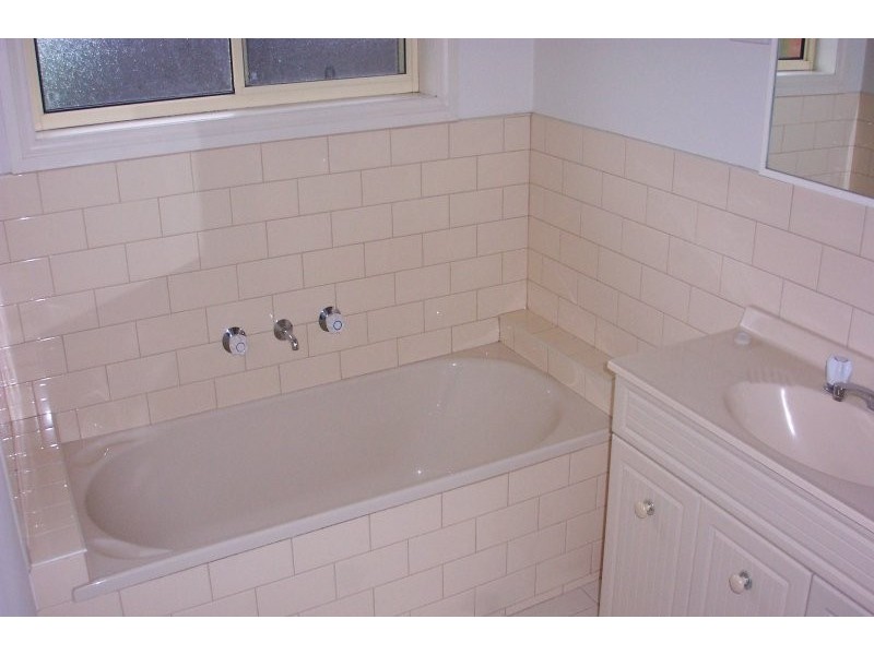 1/8A Etzel Street, Airport West VIC 3042