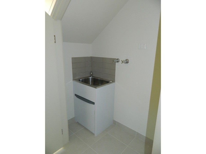 2/176 Daley St, Glenroy VIC 3046