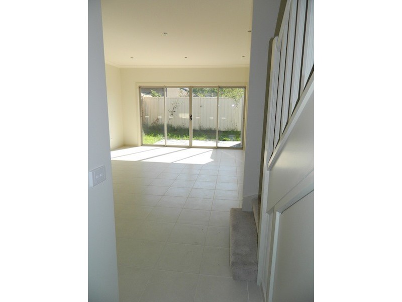 2/176 Daley St, Glenroy VIC 3046