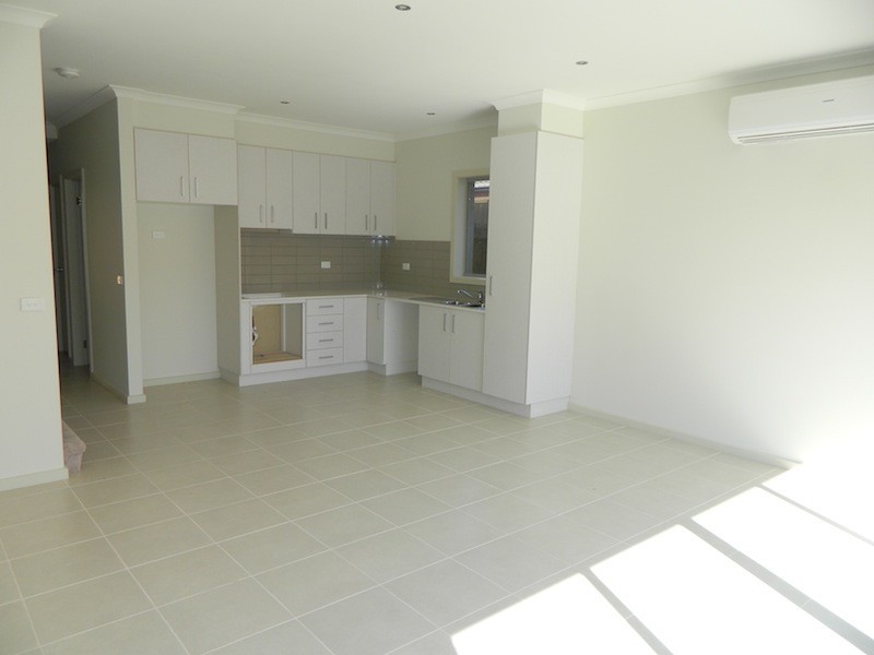 2/176 Daley St, Glenroy VIC 3046