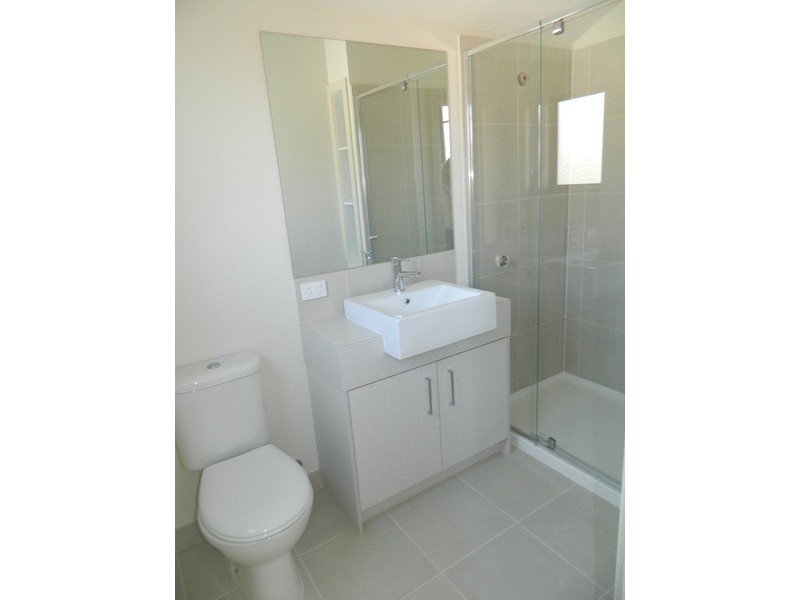 2/176 Daley St, Glenroy VIC 3046