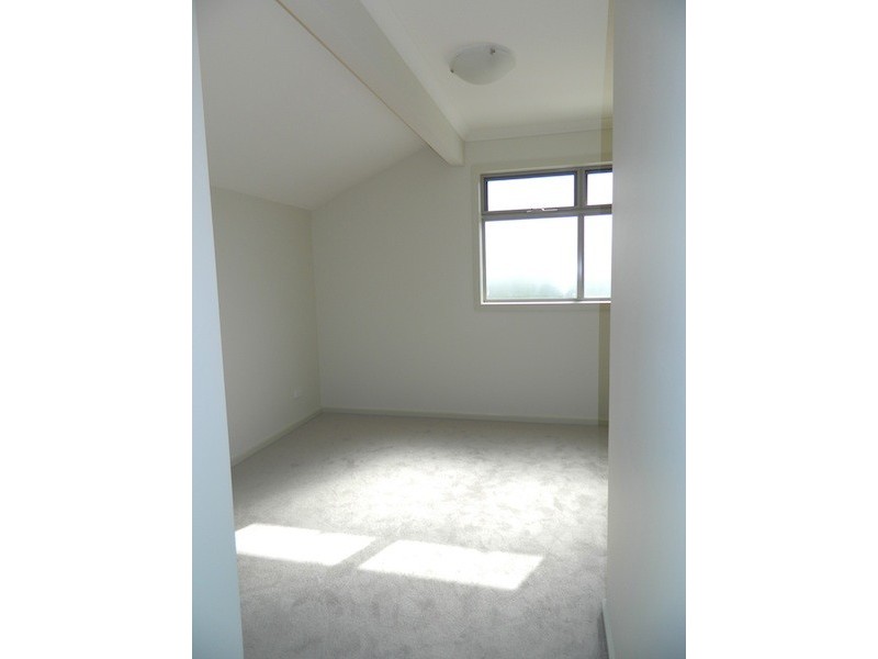 2/176 Daley St, Glenroy VIC 3046