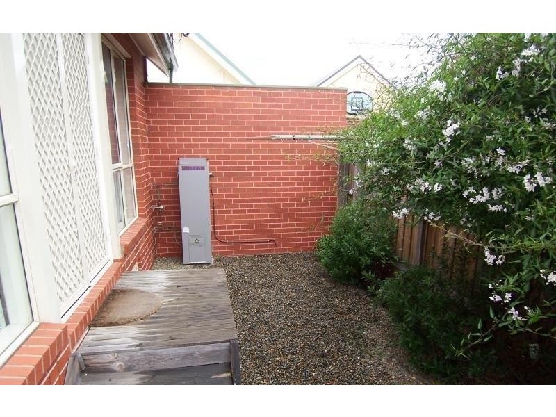 2/57 Mitchell  Parade, Pascoe Vale South VIC 3044