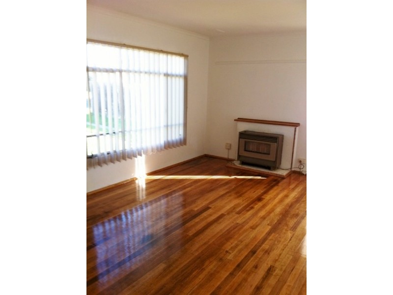 34 Charlesworth Street, Laverton VIC 3028