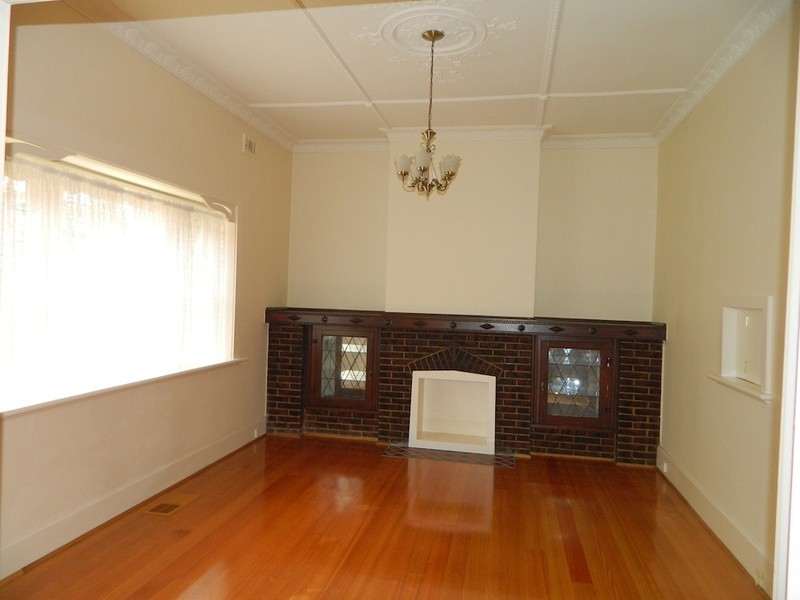 35 Mantell Street, Moonee Ponds VIC 3039