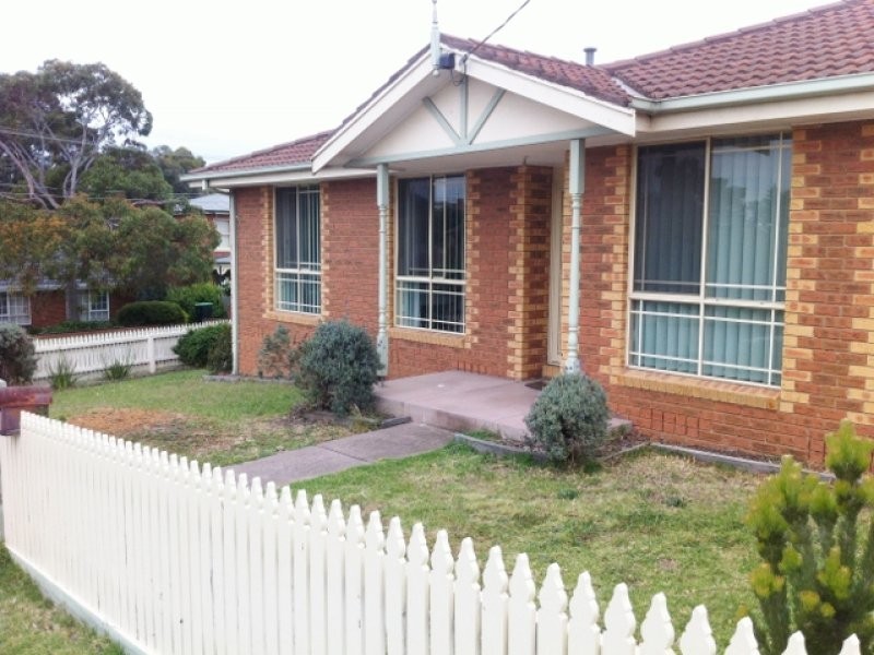 1/31 McNamara Avenue, Airport West VIC 3042