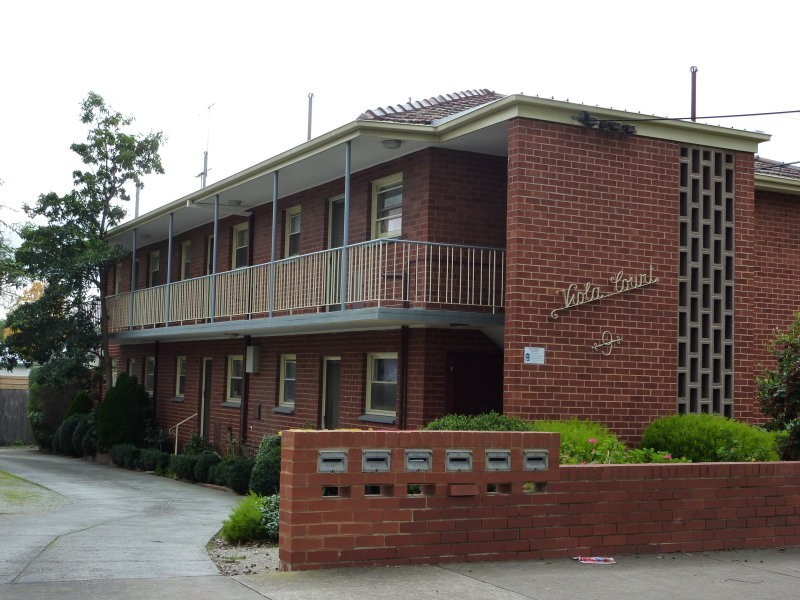 2/9 Violet Street, Essendon VIC 3040