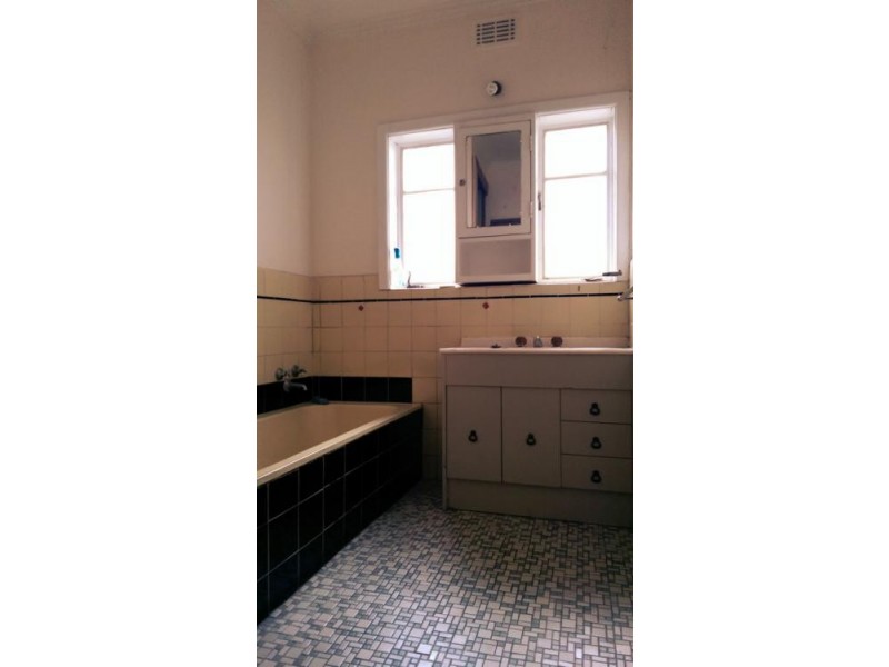 14 Clydebank Road, Essendon West VIC 3040