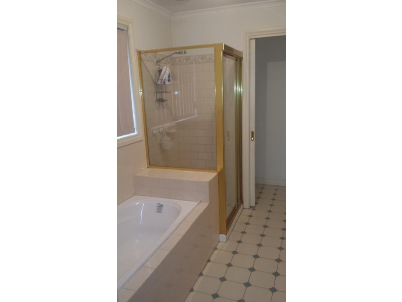 1/30 Bulla Road, Strathmore VIC 3041