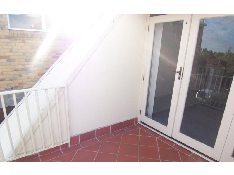 Rear 23 Woodland Street, Strathmore VIC 3041