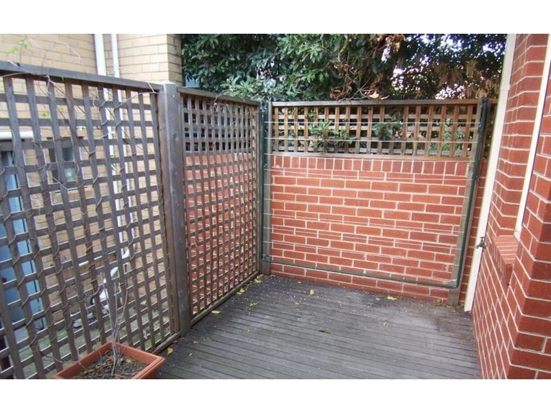 Rear 23 Woodland Street, Strathmore VIC 3041