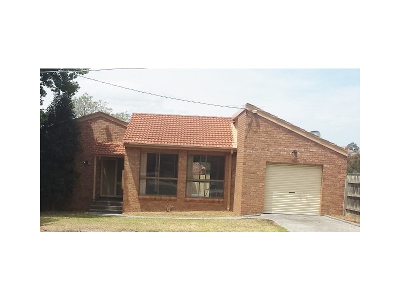 34 Loch Crescent, Strathmore VIC 3041