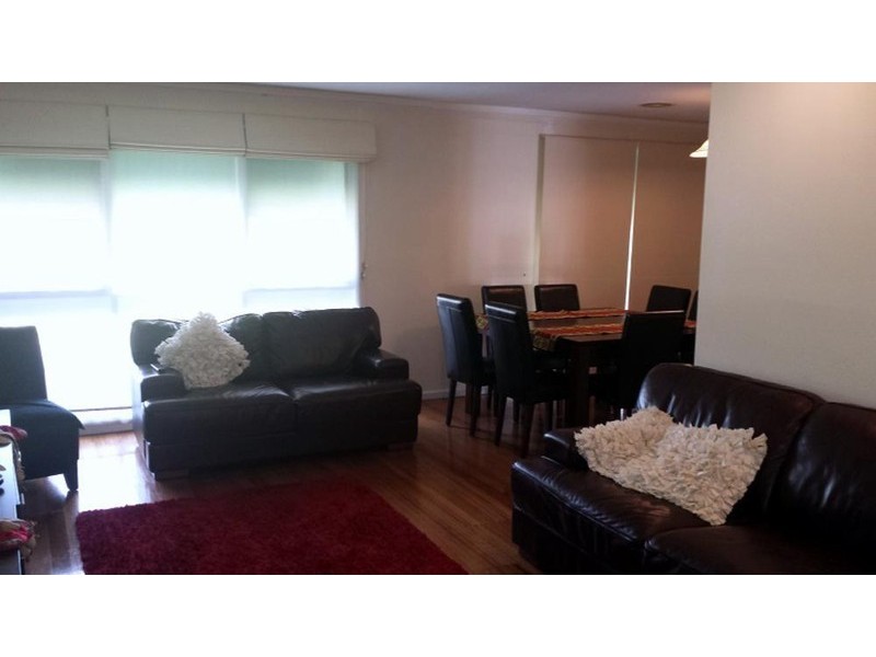 1/1 Dehavilland Ave, Strathmore Heights VIC 3041