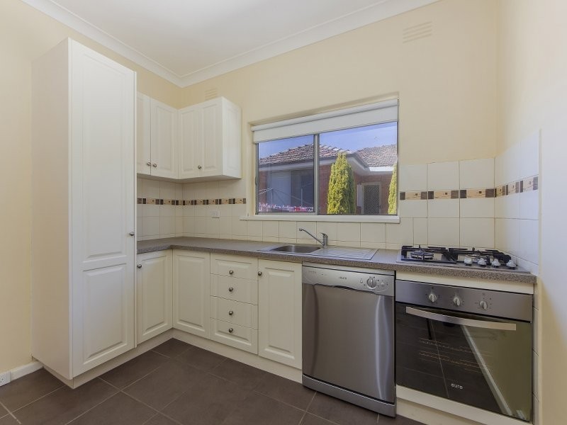 2/4 O’Shannassy Street, Essendon VIC 3040