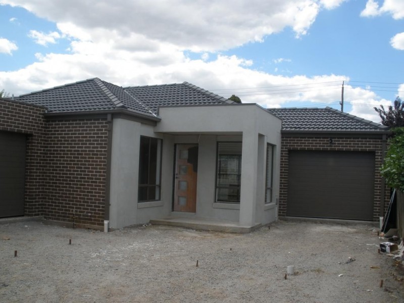 2/118 Marshall Rd, Airport West VIC 3042