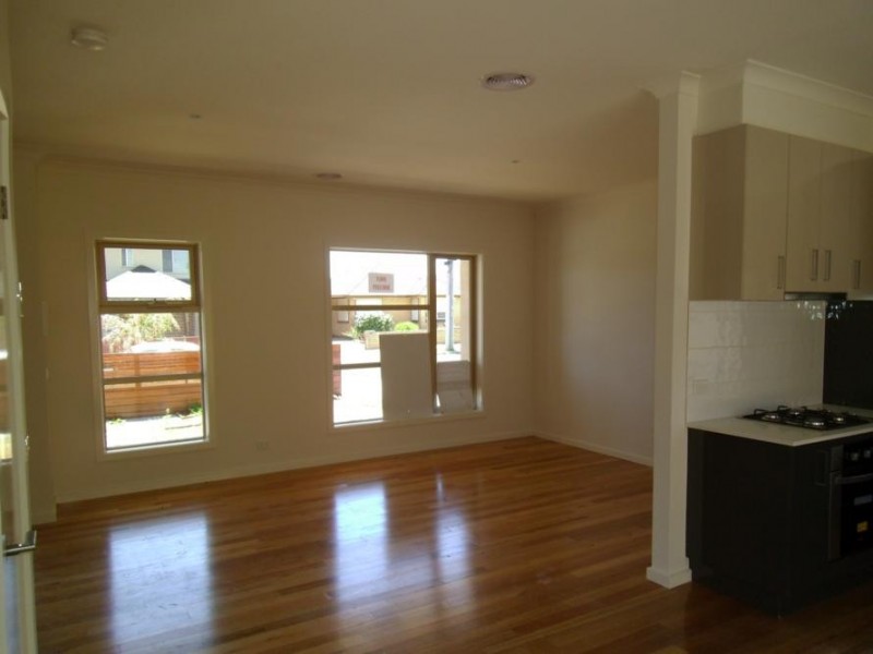 1/35 Hart Street, Airport West VIC 3042