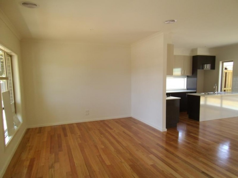 1/35 Hart Street, Airport West VIC 3042