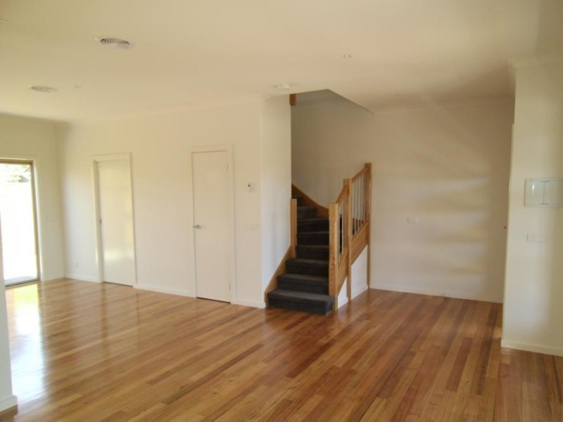 1/35 Hart Street, Airport West VIC 3042