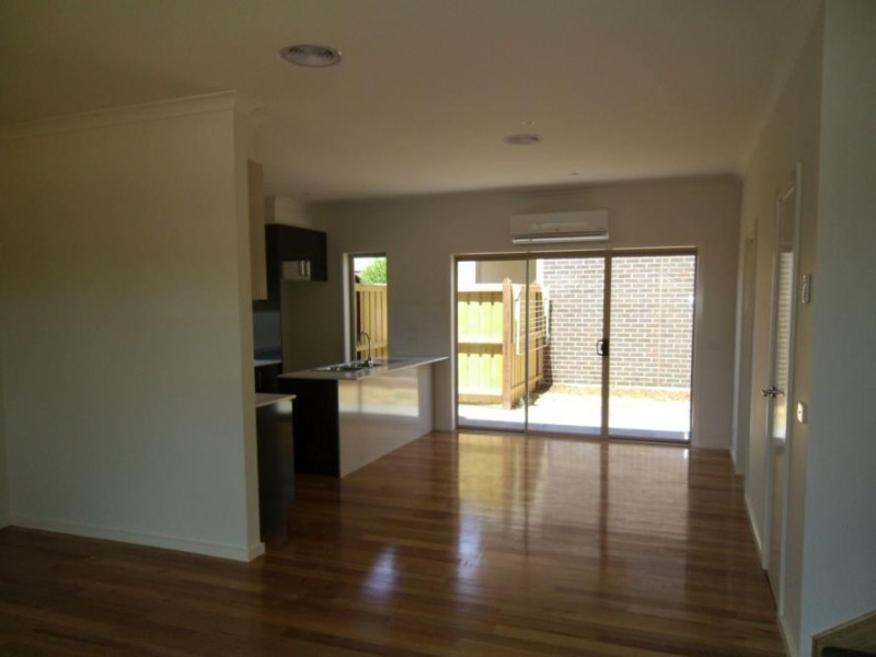 1/35 Hart Street, Airport West VIC 3042