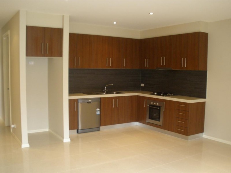 2/37 Clovelly Avenue, Glenroy VIC 3046