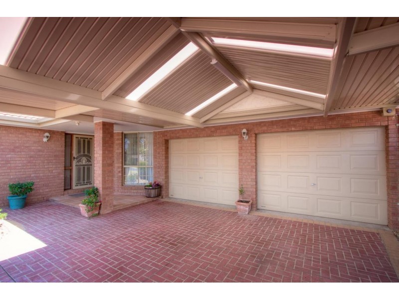 18 Penshurst Court, Hillside VIC 3037