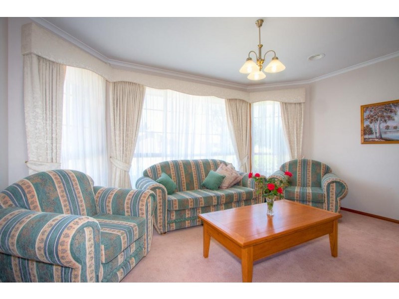 18 Penshurst Court, Hillside VIC 3037