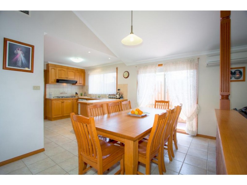 18 Penshurst Court, Hillside VIC 3037