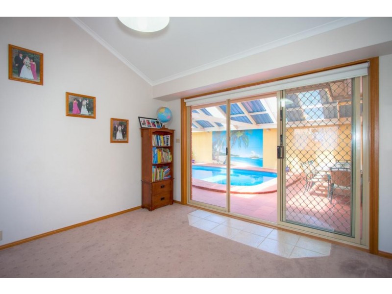18 Penshurst Court, Hillside VIC 3037