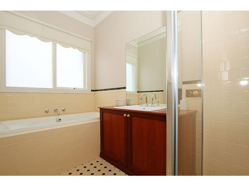 20 Highbury Drive, Hillside VIC 3037