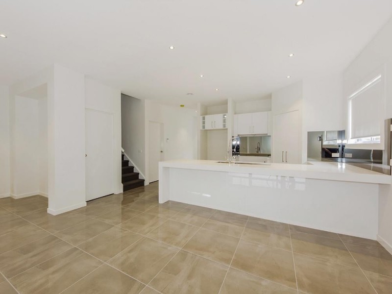 13Asold/13B Lind Street, Strathmore VIC 3041