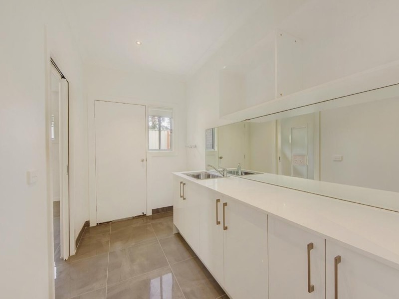 13Asold/13B Lind Street, Strathmore VIC 3041