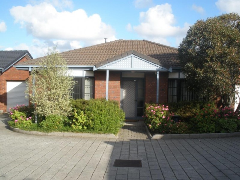 3/18 Bowes Avenue, Airport West VIC 3042