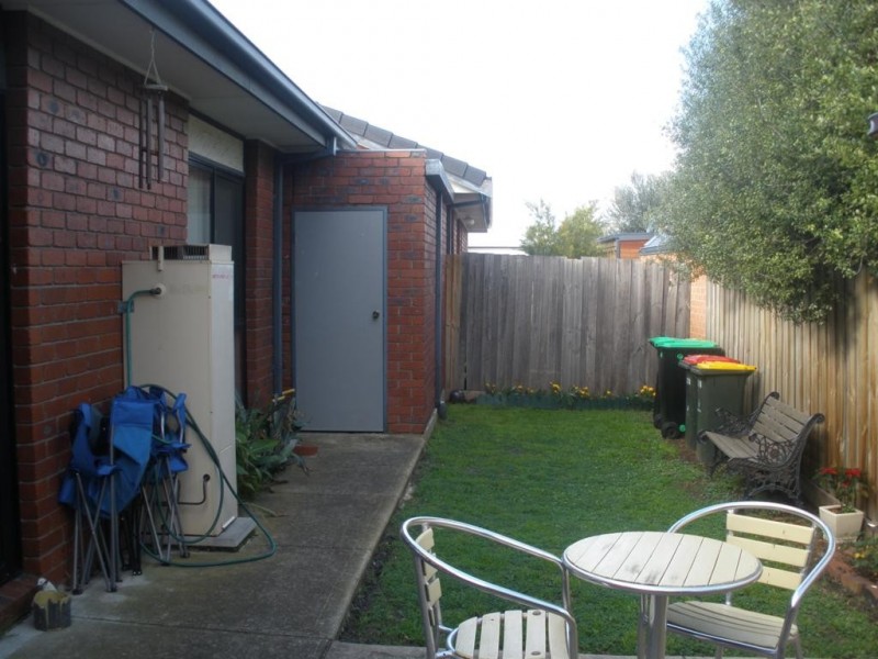 3/18 Bowes Avenue, Airport West VIC 3042