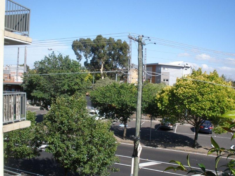 10/42 Napier Crescent, Essendon VIC 3040