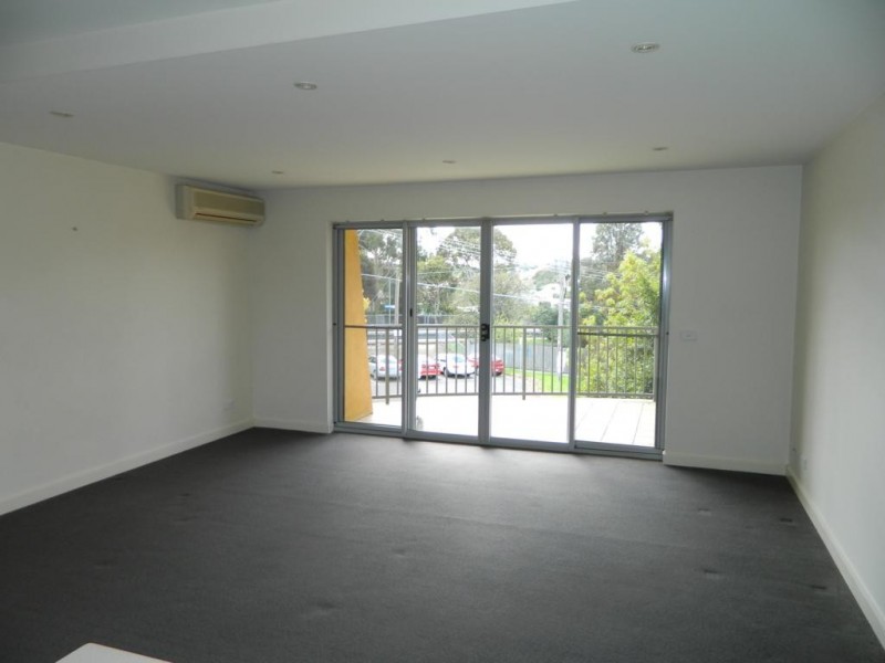 10/42 Napier Crescent, Essendon VIC 3040