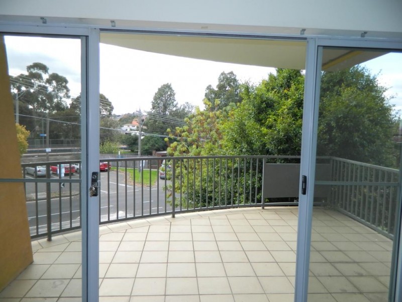 10/42 Napier Crescent, Essendon VIC 3040