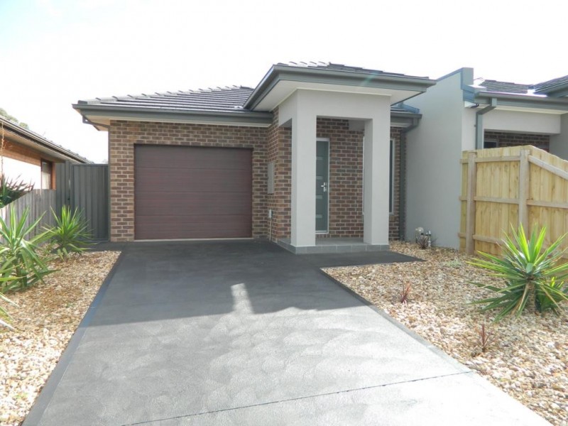 13 White Street, Avondale Heights VIC 3034