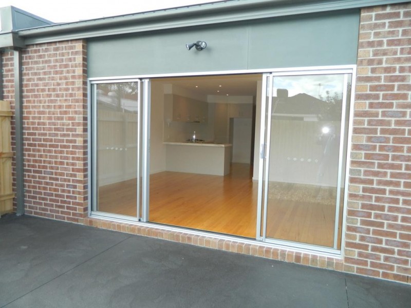 13 White Street, Avondale Heights VIC 3034