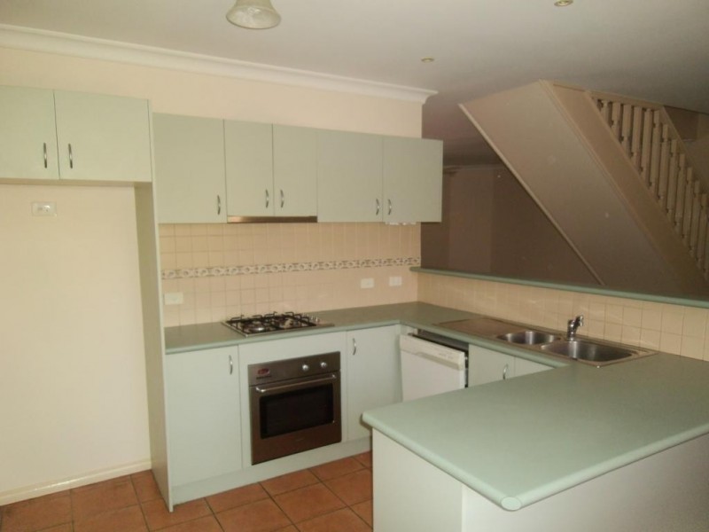 4/15 Station Road, Oak Park VIC 3046