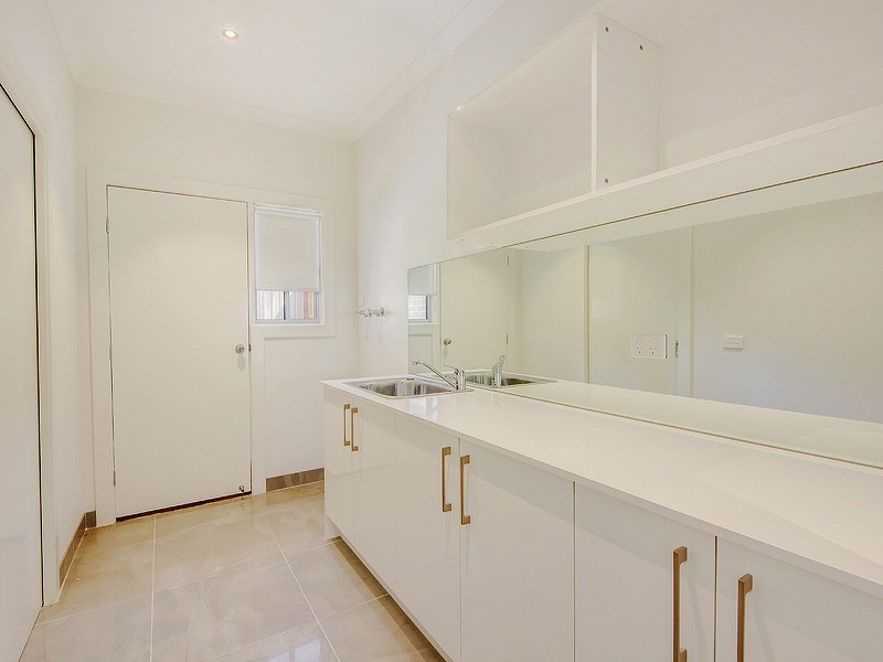 13B Lind Street, Strathmore VIC 3041