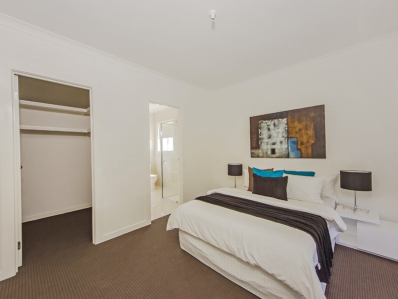 13B Lind Street, Strathmore VIC 3041