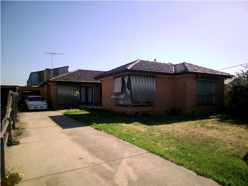 22 Green St, Airport West VIC 3042