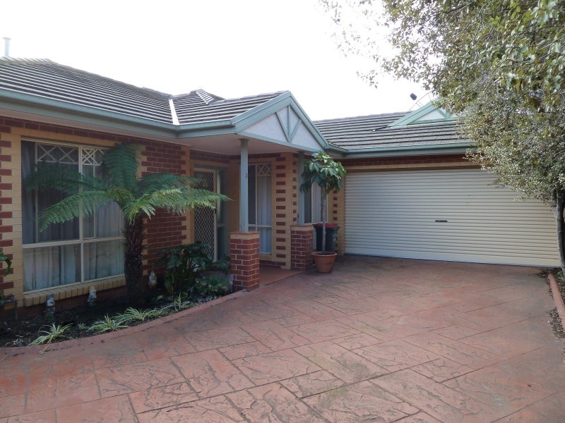 3/12 Napier Crescent, Essendon VIC 3040