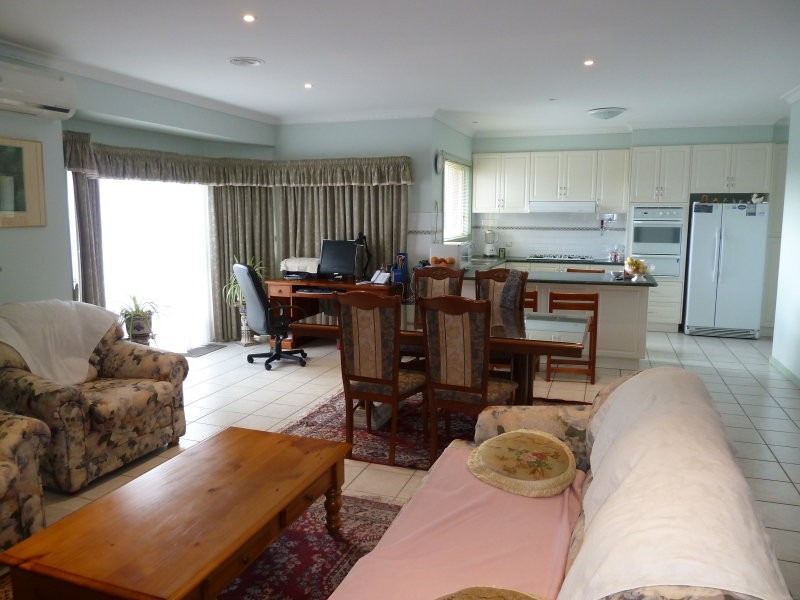 3/12 Napier Crescent, Essendon VIC 3040