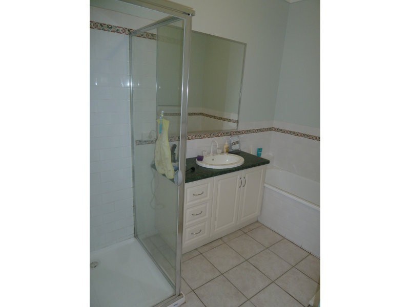 3/12 Napier Crescent, Essendon VIC 3040