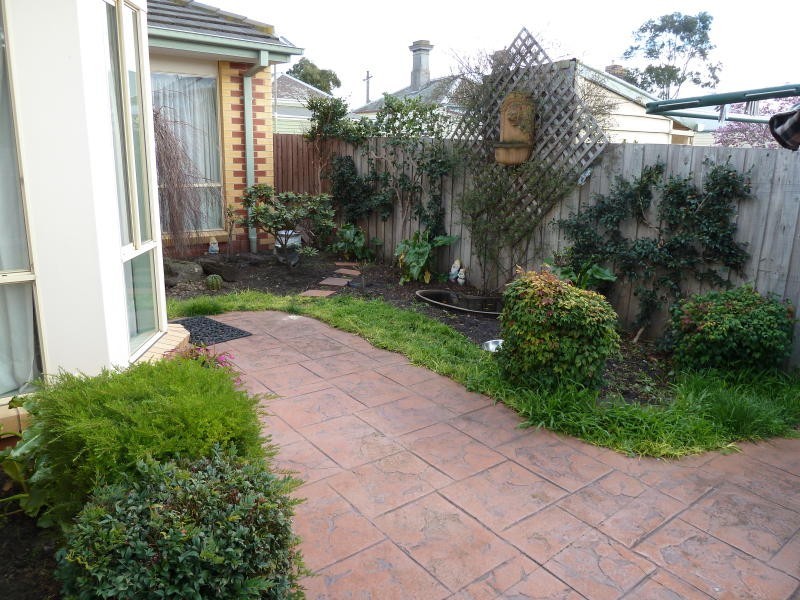 3/12 Napier Crescent, Essendon VIC 3040